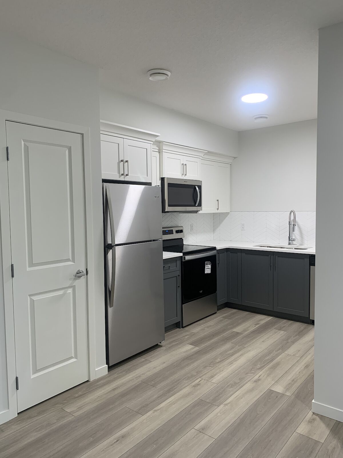 Calgary 1 bedroom Basement for rent. Property photo: 519949-1
