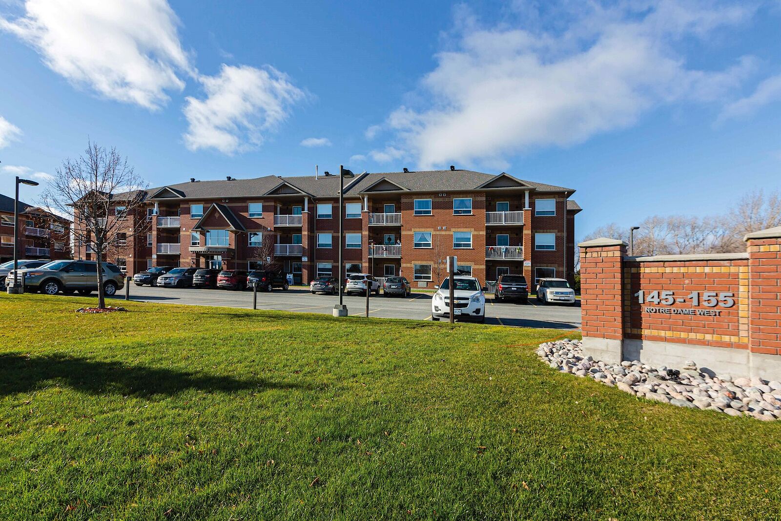 Sudbury 2 bedrooms Apartment for rent. Property photo: 520146-1