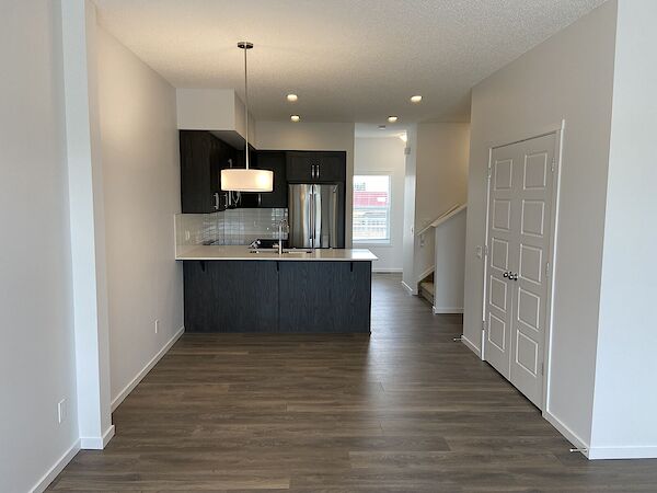 Edmonton 3 bedrooms Main Floor for rent. Property photo: 520325-3