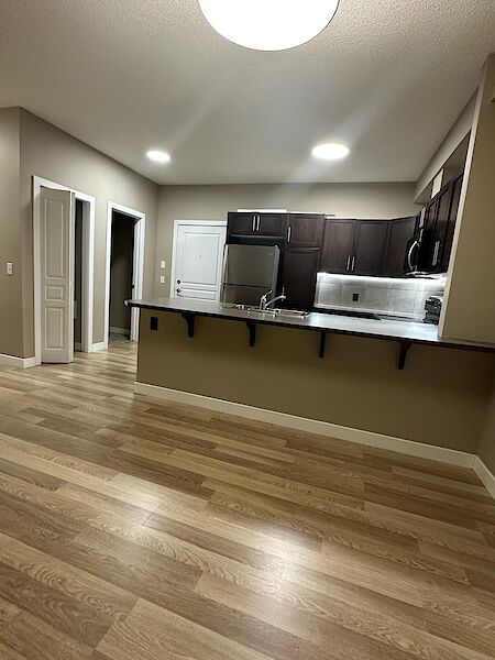 Calgary 2 bedrooms Condo Unit for rent. Property photo: 520591-2