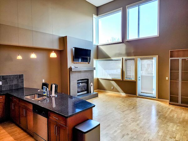 Calgary 2 bedrooms Condo Unit for rent. Property photo: 521318-3
