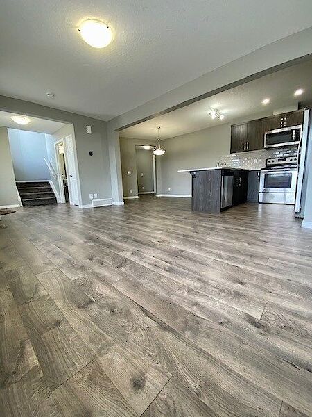 Calgary 3 bedrooms Townhouse for rent. Property photo: 521604-3