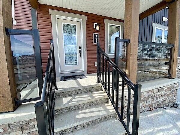 Calgary 3 bedrooms Townhouse for rent. Property photo: 521604-2
