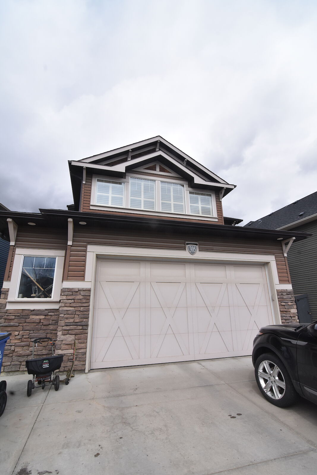 Cochrane 3 + Den bedrooms House for rent. Property photo: 522424-1