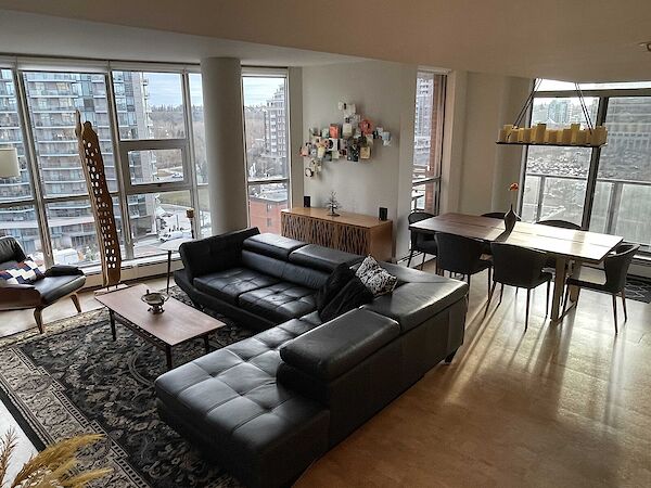 Calgary 2 bedrooms Condo Unit for rent. Property photo: 523279-2