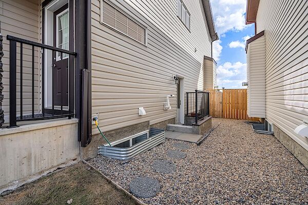 Calgary 2 + Den bedrooms Basement for rent. Property photo: 523770-2