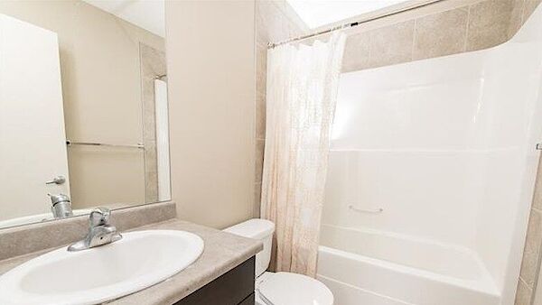 Edmonton 3 + Den bedrooms House for rent. Property photo: 524152-2