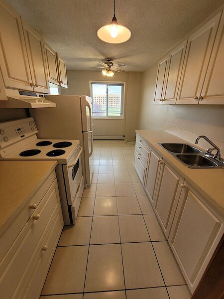 Calgary 2 bedrooms Apartment for rent. Property photo: 524193-3