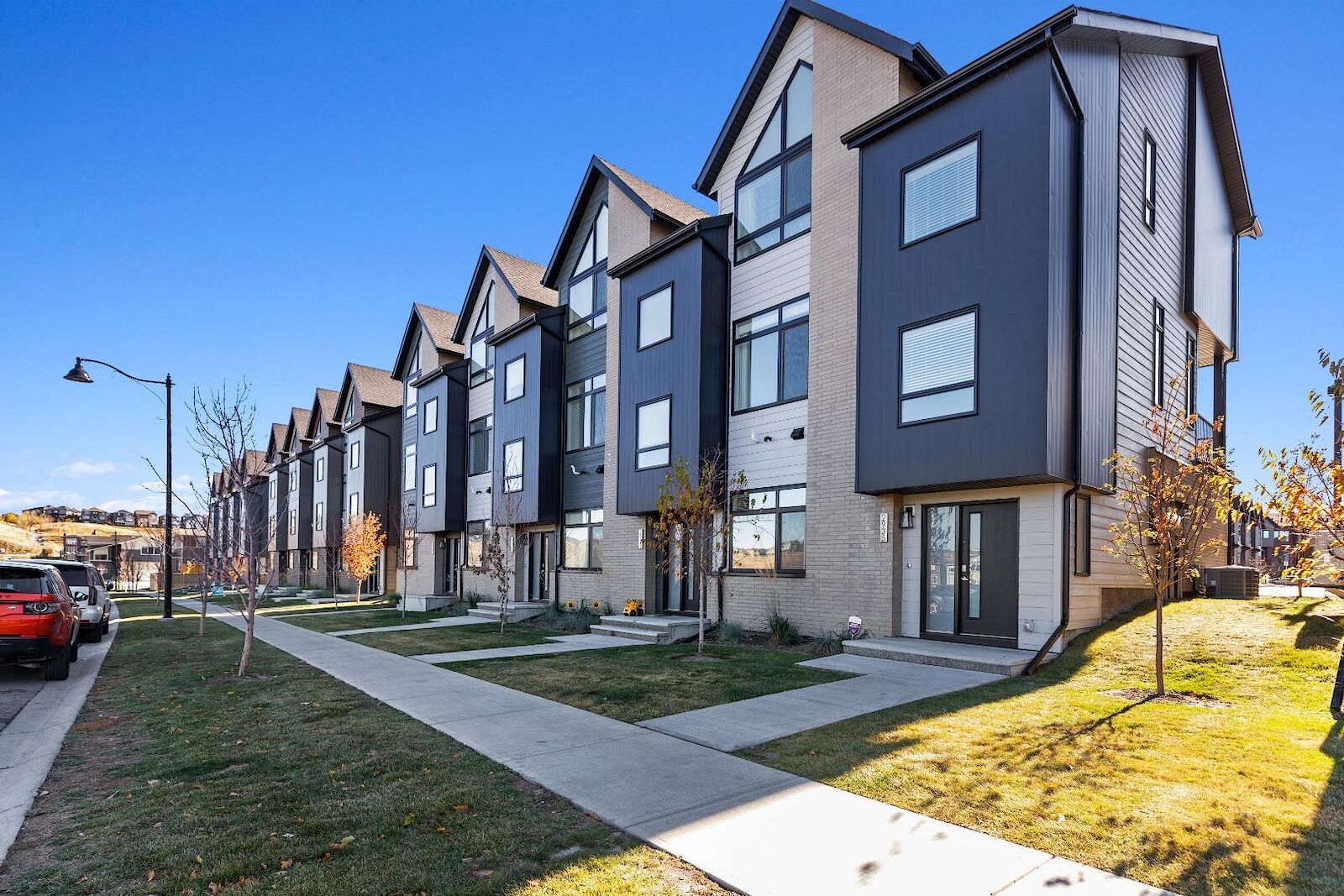 Calgary 3 bedrooms Townhouse for rent. Property photo: 524710-1