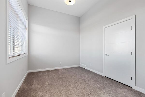 Rec+Office+Space Calgary 3 bedrooms Townhouse for rent. Property photo: 524710-2