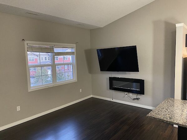 Edmonton 2 bedrooms Townhouse for rent. Property photo: 525379-2