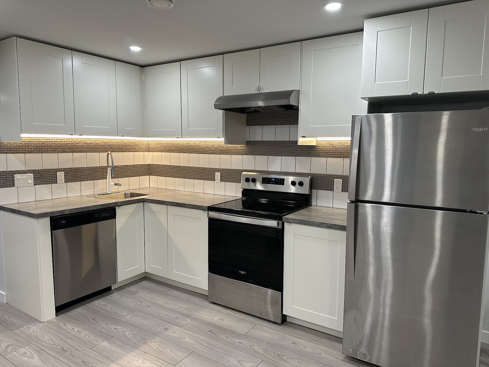 Airdrie 2 bedrooms Basement for rent. Property photo: 525963-1