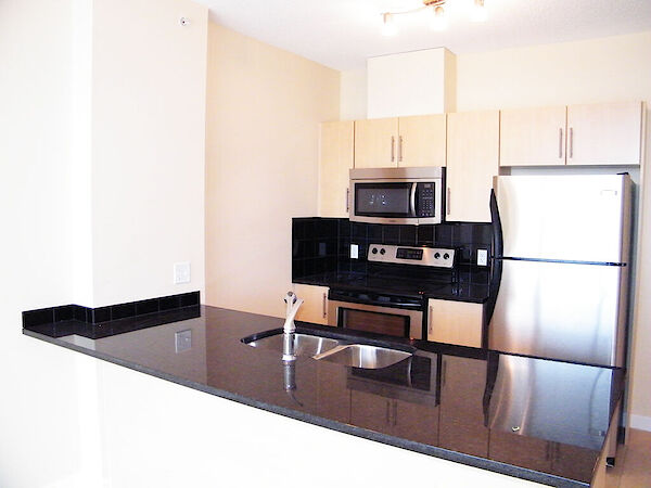 Calgary 1 bedroom Condo Unit for rent. Property photo: 526265-2