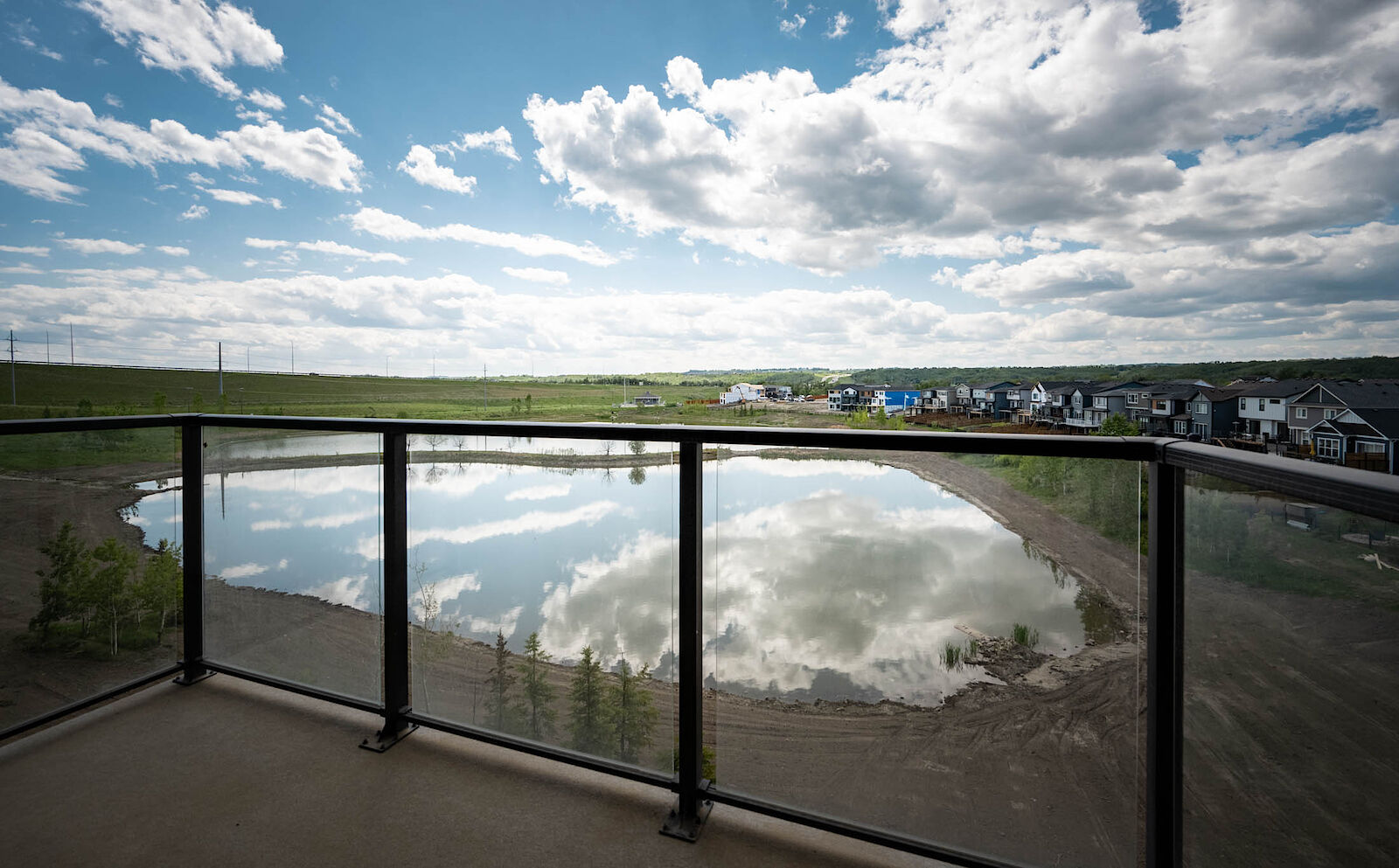 Calgary 1 bedroom Condo Unit for rent. Property photo: 526686-1