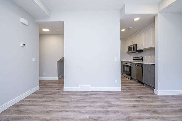 Calgary 1 bedroom Condo Unit for rent. Property photo: 526985-3