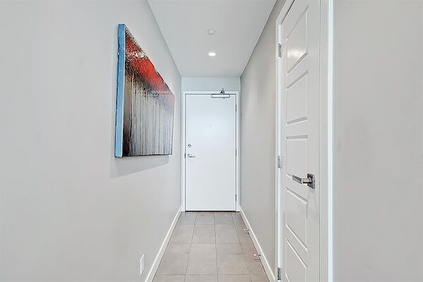 Calgary 1 bedroom Condo Unit for rent. Property photo: 527090-2