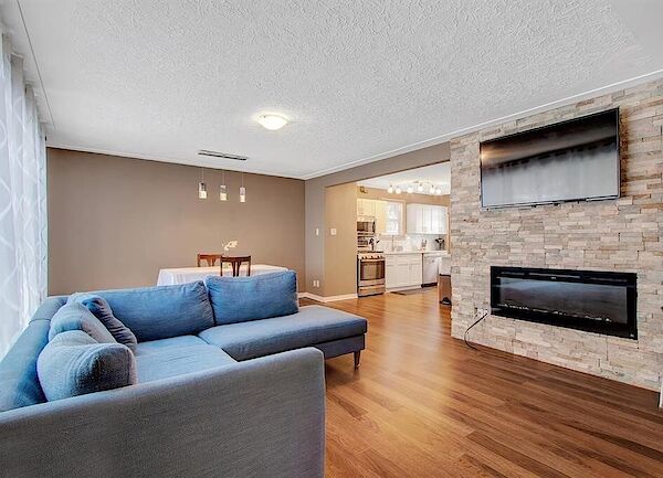 Edmonton 3 bedrooms Main Floor for rent. Property photo: 527117-3