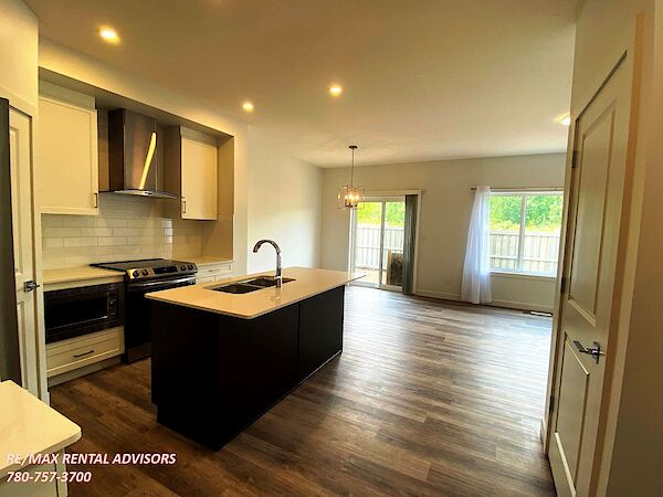 Edmonton 3 bedrooms Duplex for rent. Property photo: 527121-3