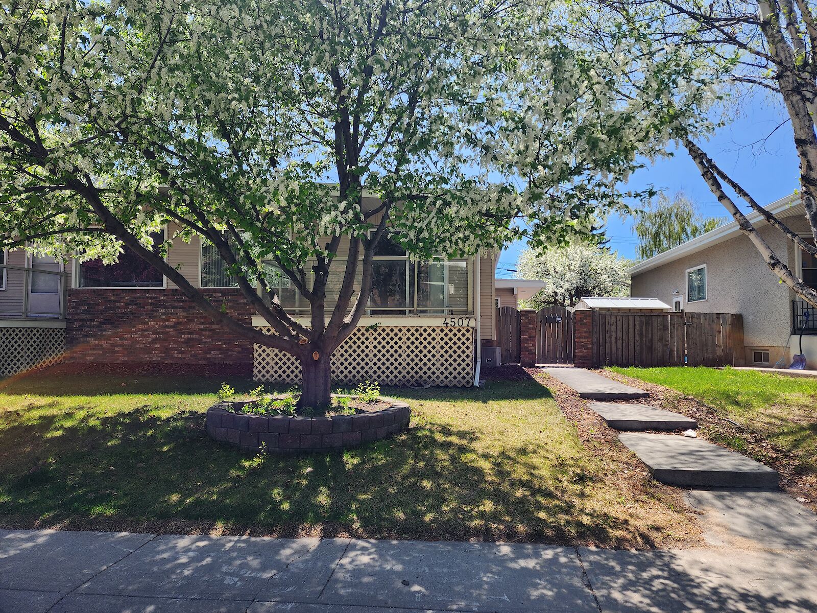 Calgary 3 bedrooms Duplex for rent. Property photo: 527346-1
