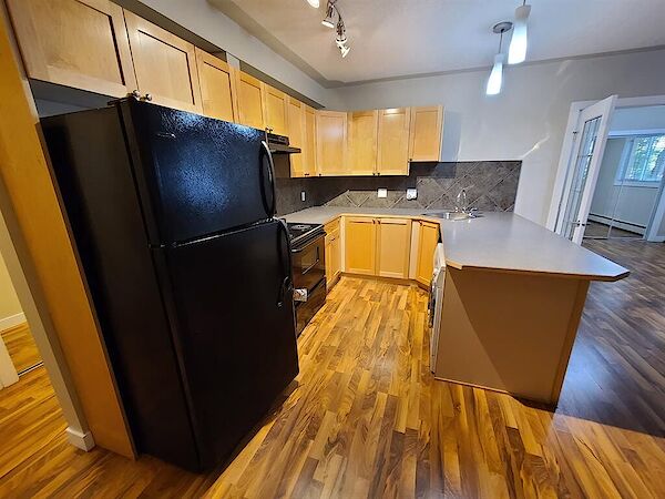 Calgary 1 bedroom Condo Unit for rent. Property photo: 527611-2