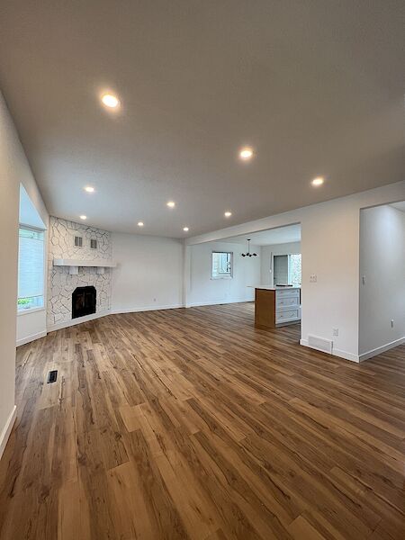 Calgary 4 bedrooms House for rent. Property photo: 527625-2