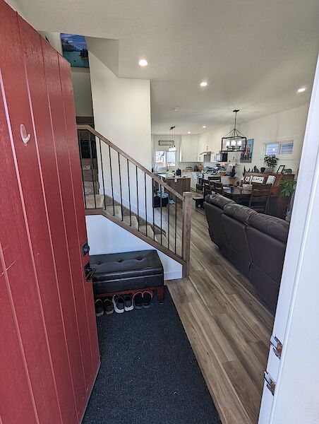 Edmonton 3 bedrooms Main Floor for rent. Property photo: 528176-3