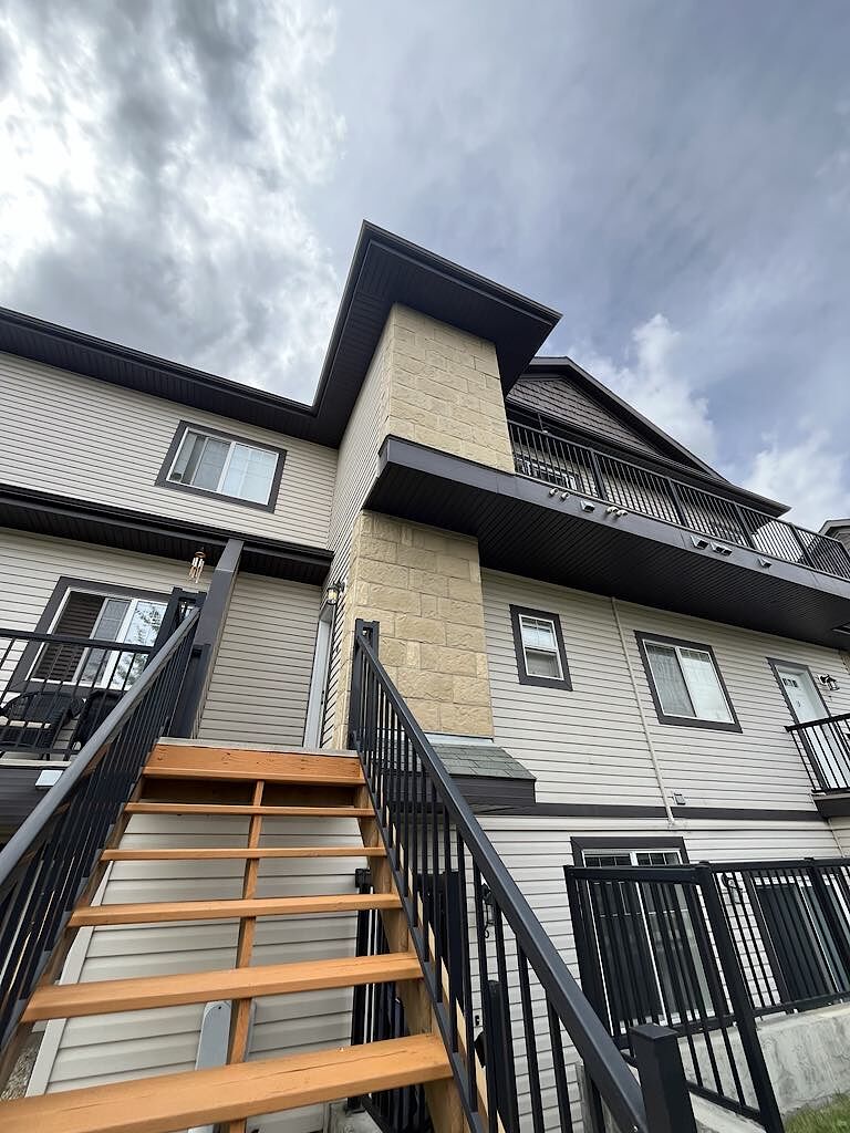 Edmonton 2 bedrooms Townhouse for rent. Property photo: 528439-1