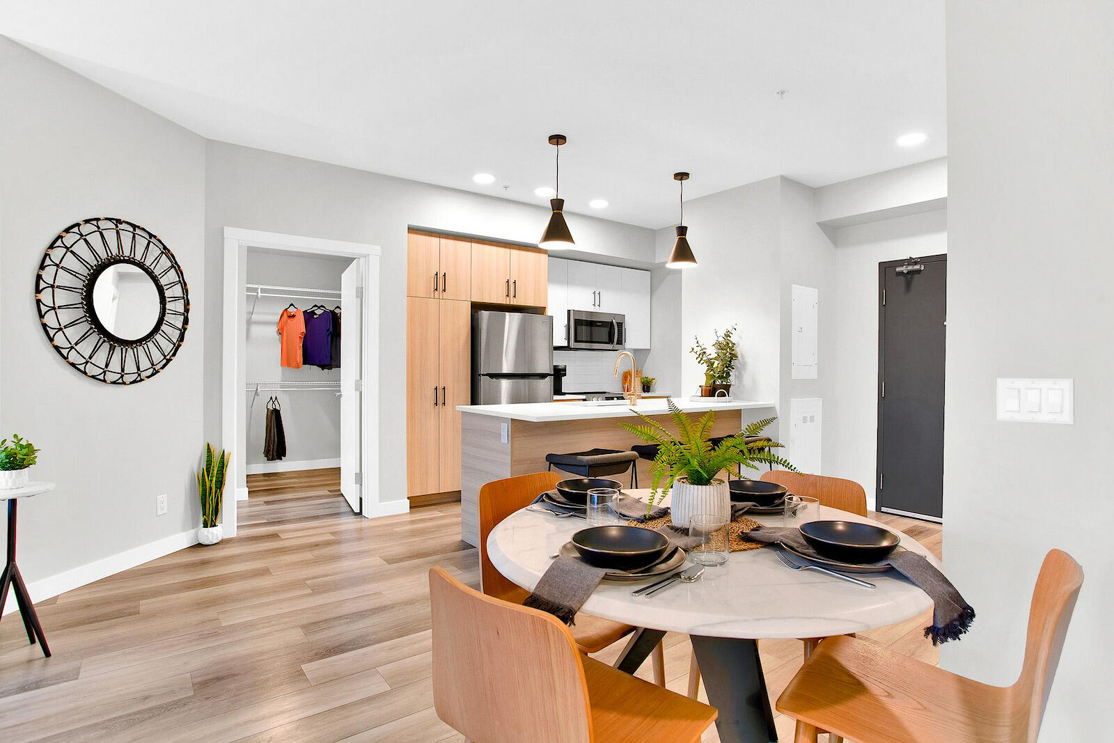 Calgary 2 bedrooms Apartment for rent. Property photo: 528641-1