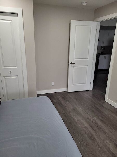 Calgary 2 + Den bedrooms Room For Rent for rent. Property photo: 529434-3