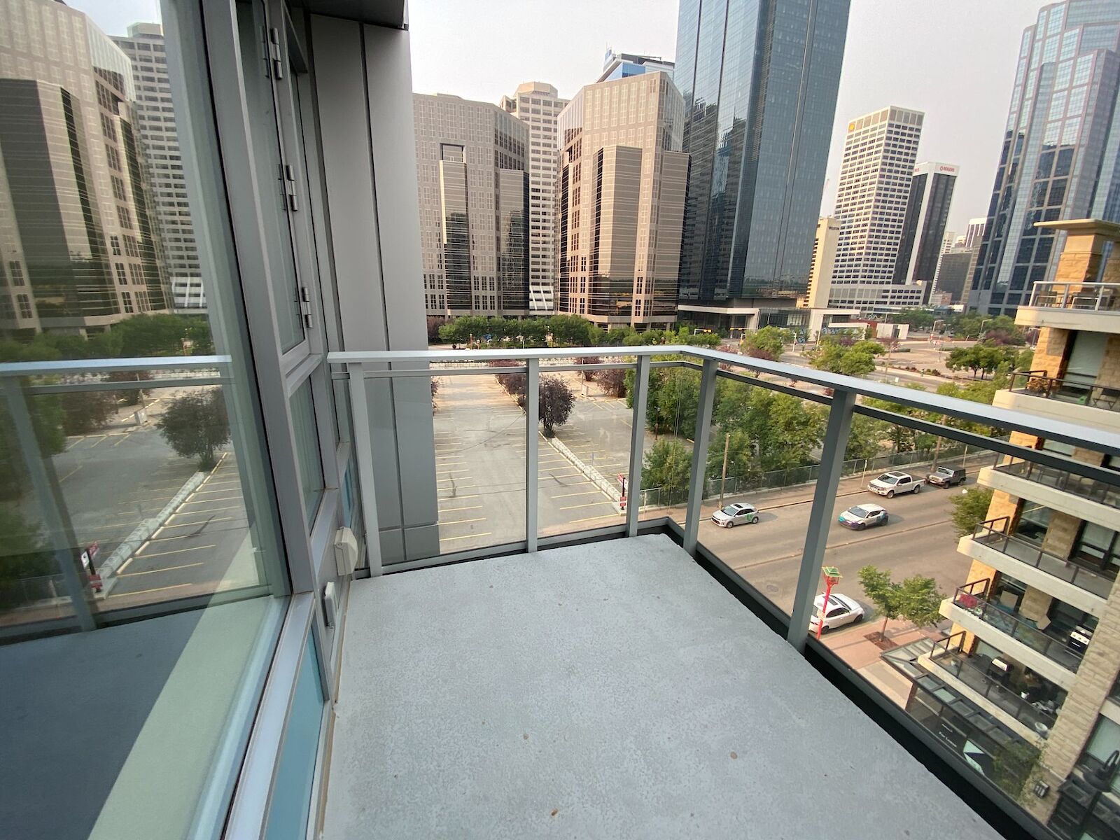 Balcony Calgary 1 bedroom Condo Unit for rent. Property photo: 529693-1