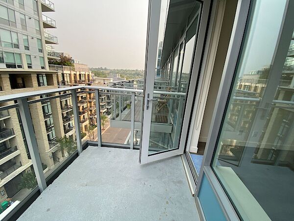 Balcony Calgary 1 bedroom Condo Unit for rent. Property photo: 529693-2