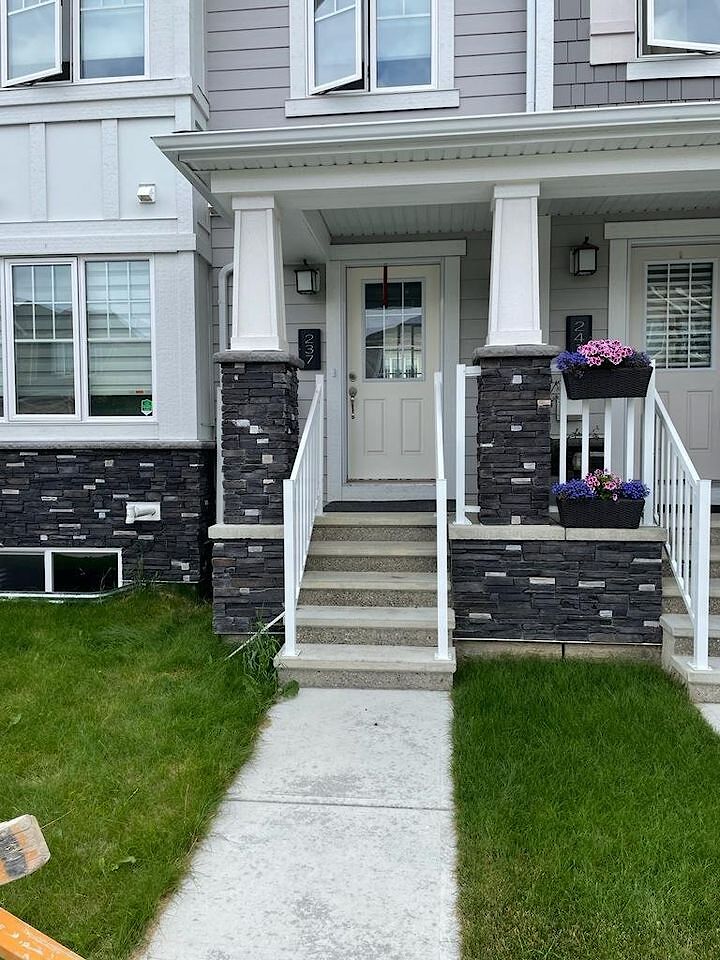 Calgary 3 bedrooms Townhouse for rent. Property photo: 530003-1