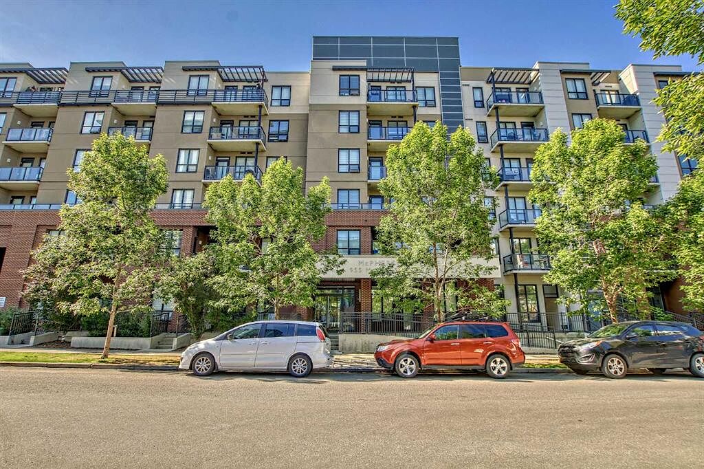 Calgary studio Condo Unit for rent. Property photo: 530074-1