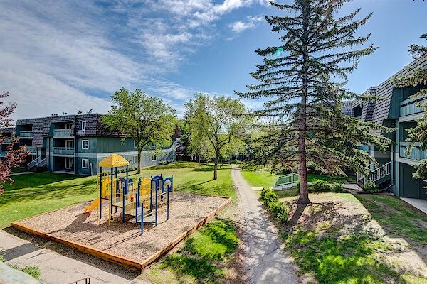 Calgary 2 bedrooms Condo Unit for rent. Property photo: 530318-2