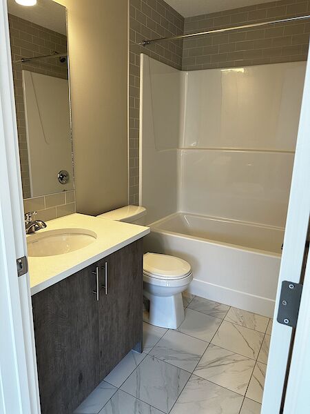 Calgary 2 bedrooms Townhouse for rent. Property photo: 530372-2