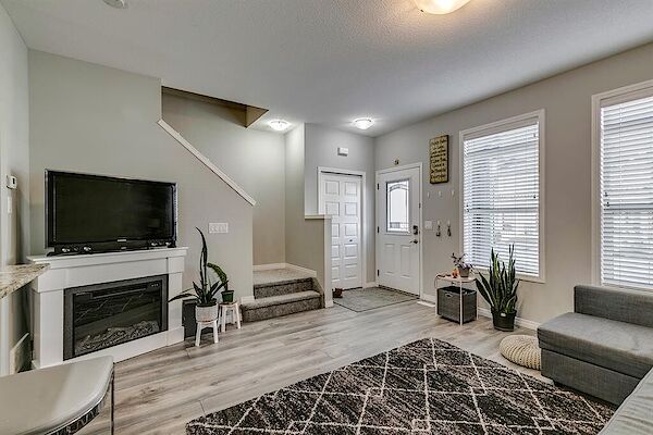 Airdrie 3 bedrooms Townhouse for rent. Property photo: 530397-3