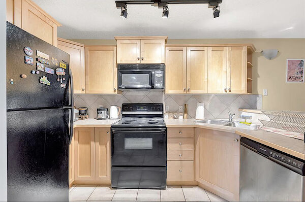 Calgary 2 bedrooms Condo Unit for rent. Property photo: 531003-3