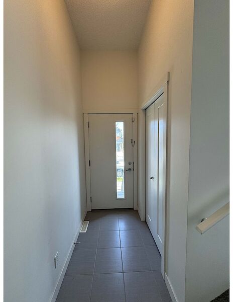 Calgary 3 + Den bedrooms Townhouse for rent. Property photo: 531682-2