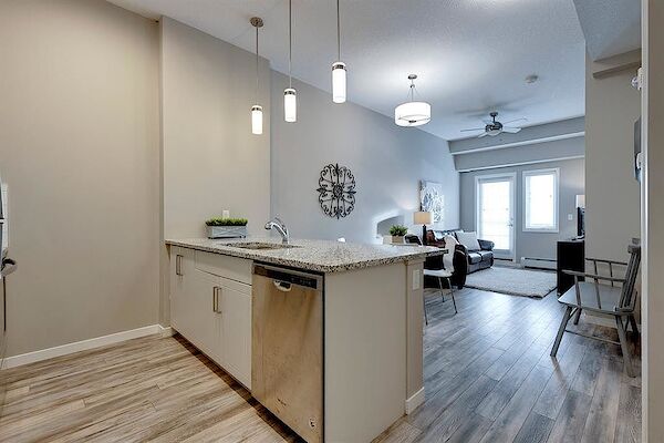 Calgary 1 bedroom Condo Unit for rent. Property photo: 531797-3
