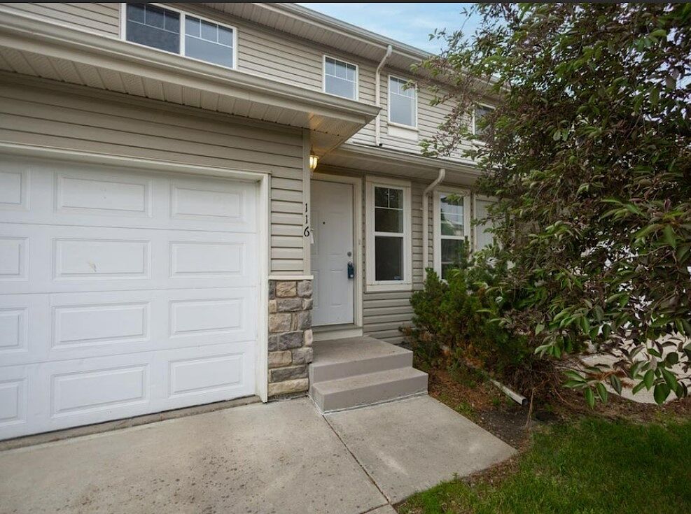 Edmonton 2 bedrooms Townhouse for rent. Property photo: 531947-1