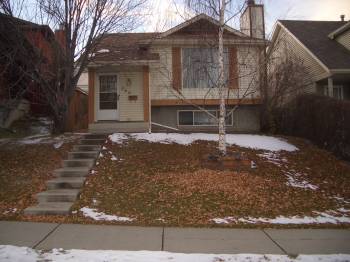 Front+of+House Calgary 5 bedrooms House for rent. Property photo: 5321-1