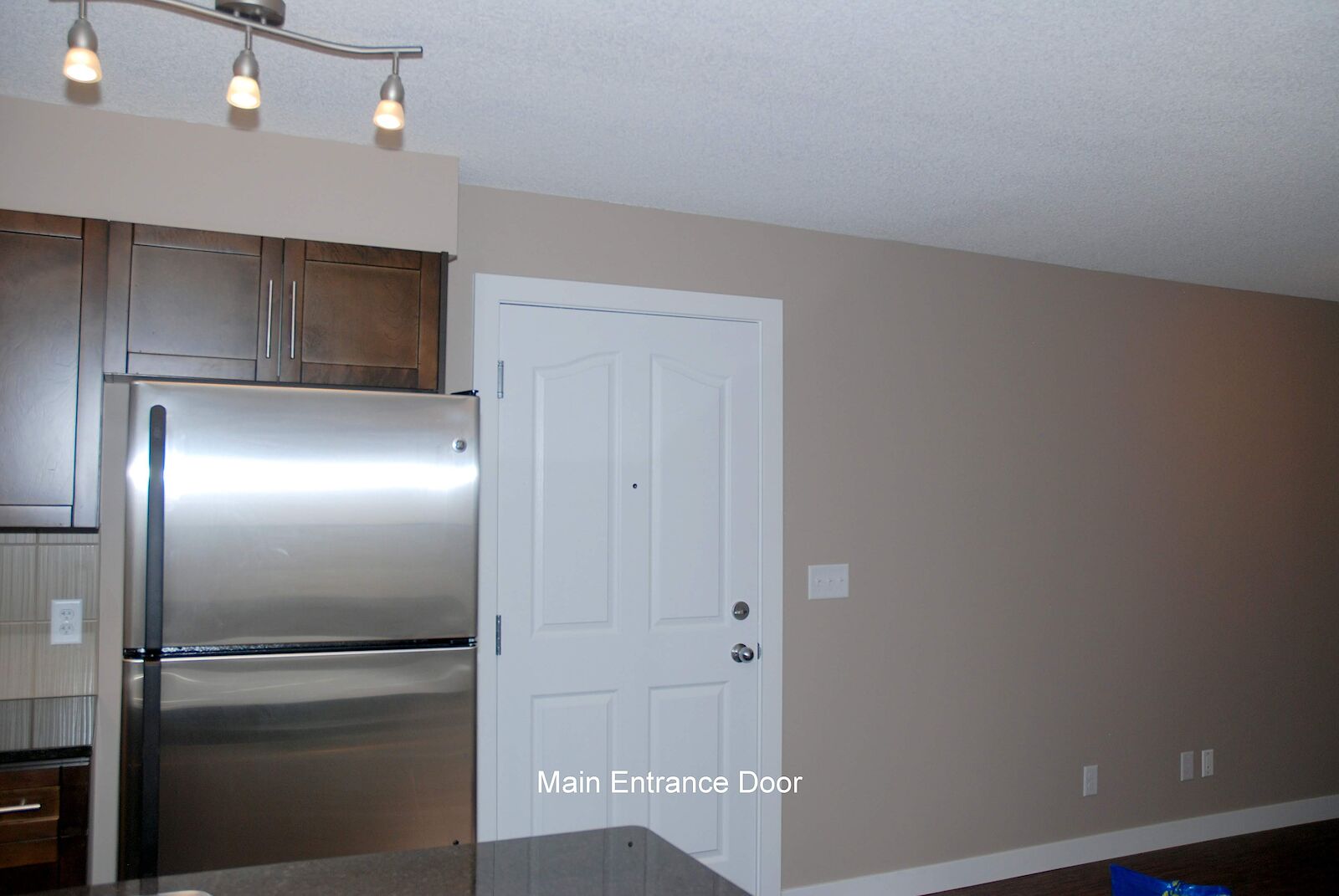 Calgary 2 + Den bedrooms Condo Unit for rent. Property photo: 532227-1