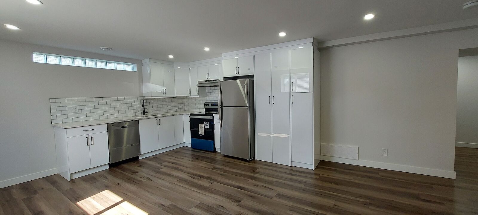 Calgary 2 + Den bedrooms Basement for rent. Property photo: 534211-1