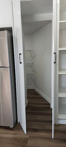 Calgary 2 + Den bedrooms Basement for rent. Property photo: 534211-2