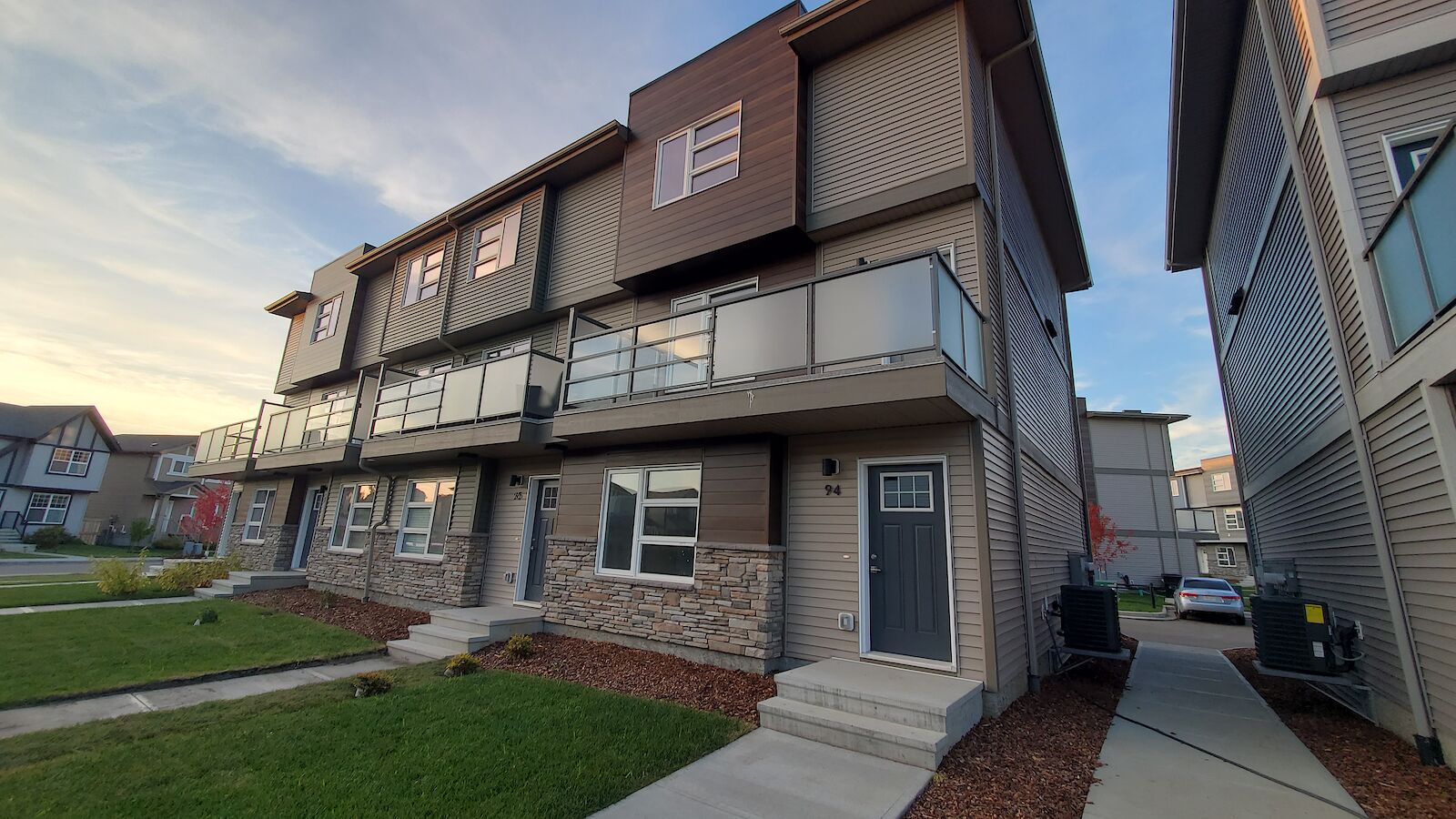 Edmonton 3 bedrooms Townhouse for rent. Property photo: 534925-1