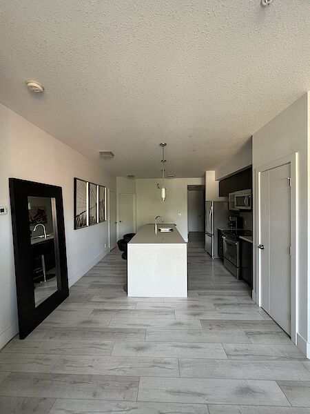 Edmonton 2 bedrooms Condo Unit for rent. Property photo: 535128-2