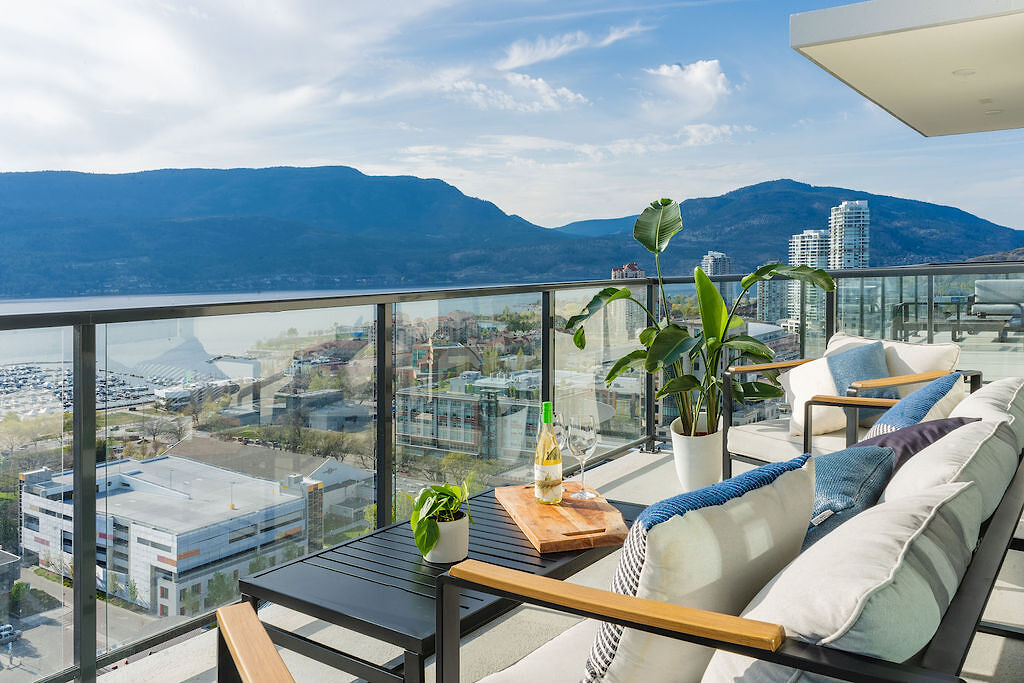Kelowna 2 + Den bedrooms Condo Unit for rent. Property photo: 535379-1