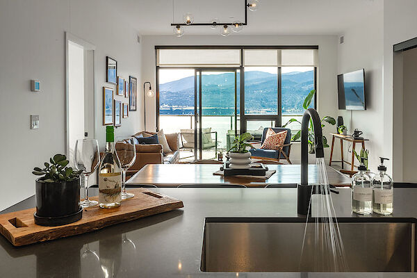 Kelowna 2 + Den bedrooms Condo Unit for rent. Property photo: 535379-3