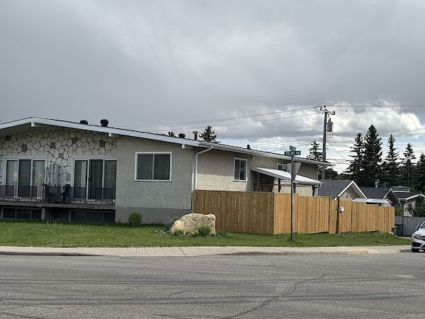 Calgary 3 bedrooms Duplex for rent. Property photo: 535702-3