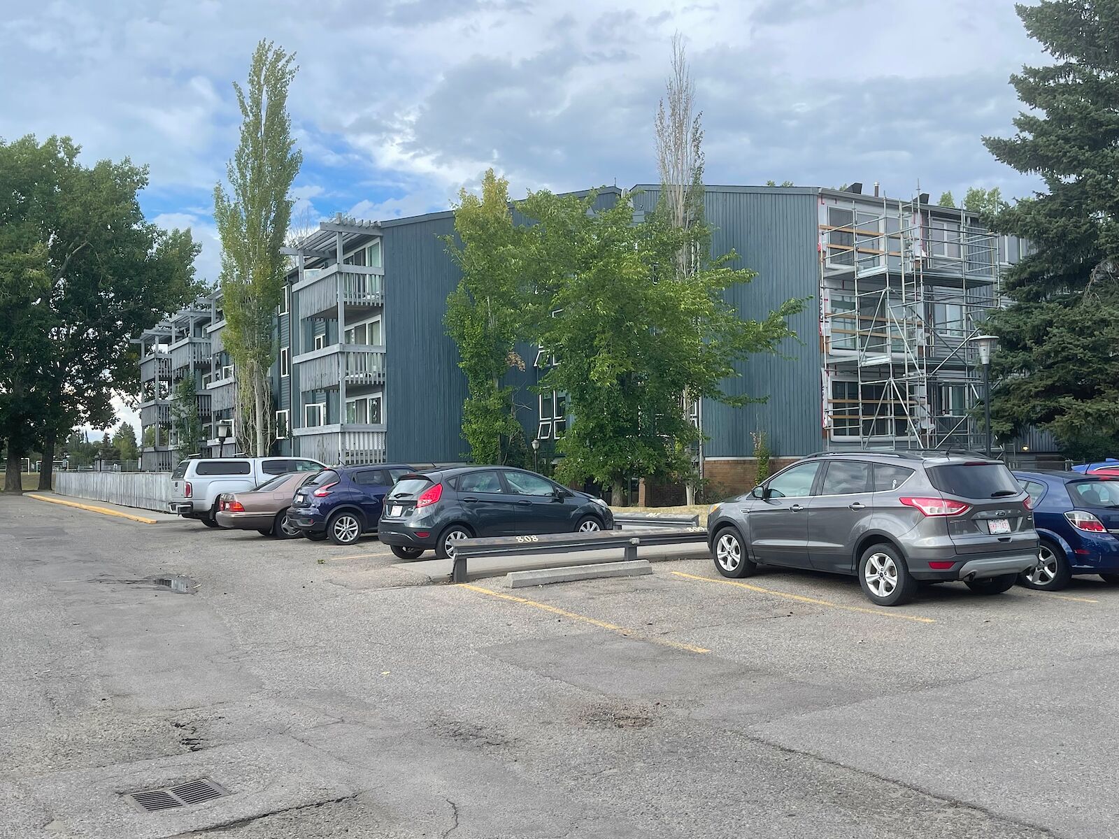 Calgary 1 bedroom Condo Unit for rent. Property photo: 536816-1